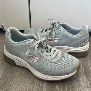Skechers Women's Gray Memory Foam Athletic Shoes (size 6)
